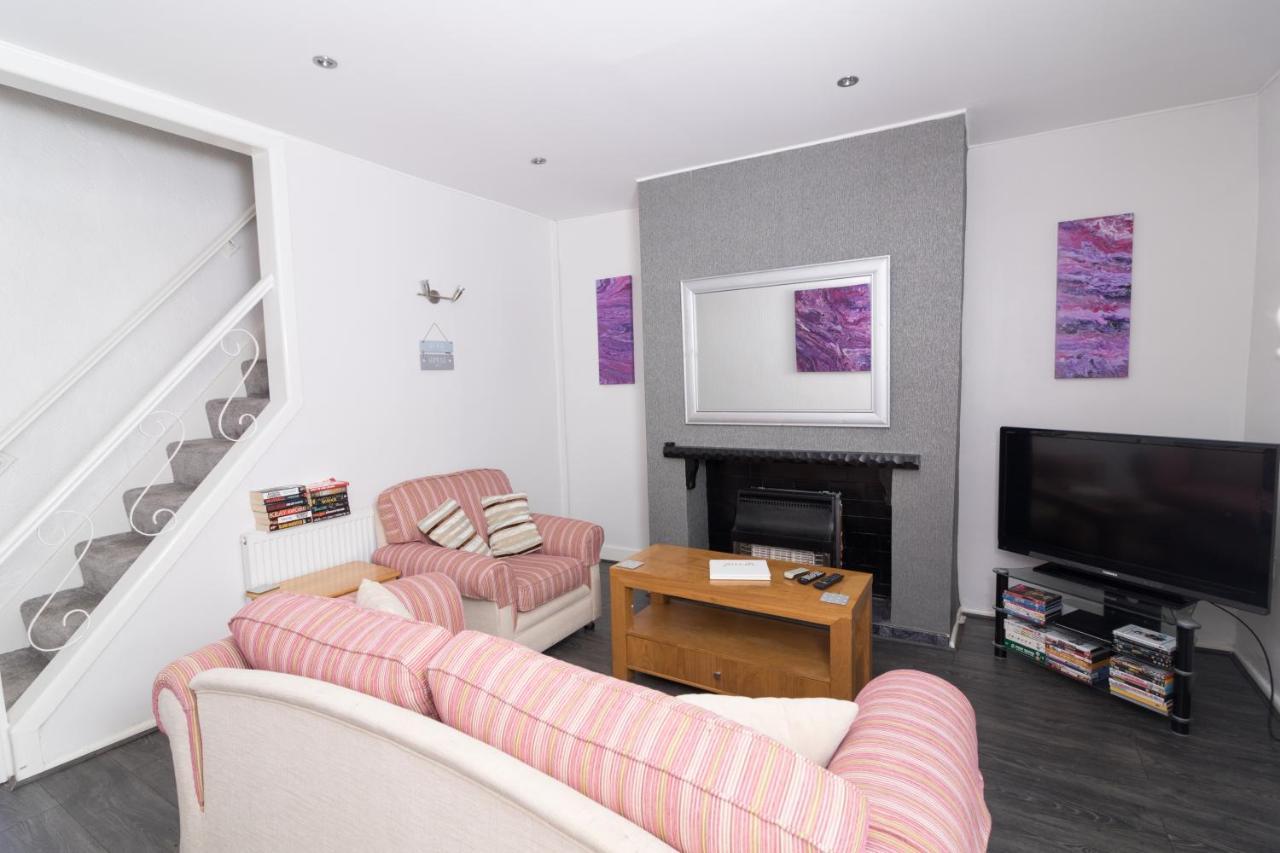 Entire House - 2 Bedroom - 3 Bed - Free Wifi - Tv Clayton-le-Moors Eksteriør bilde