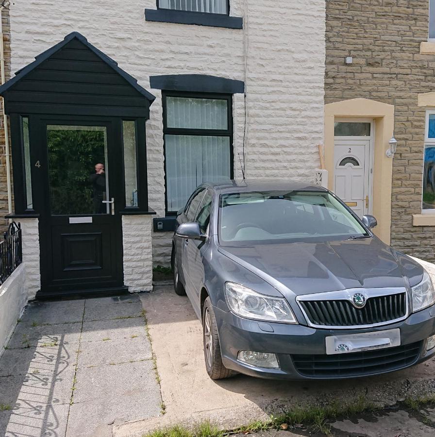 Entire House - 2 Bedroom - 3 Bed - Free Wifi - Tv Clayton-le-Moors Eksteriør bilde